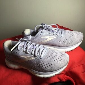 🦋Brooks, Transmit 3, great condition, women’s size 6, see photos 🦅🔥